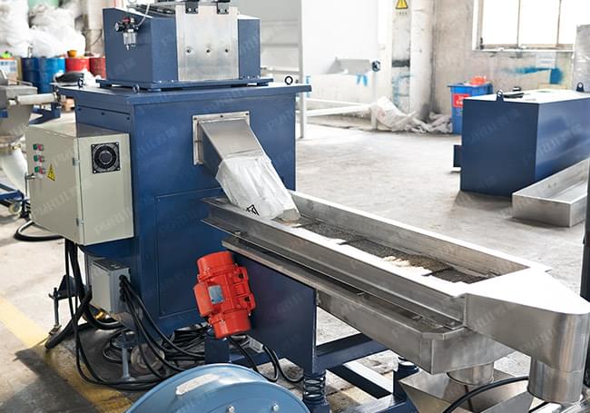 PET瓶造粒机设备5 PET瓶造粒机设备5