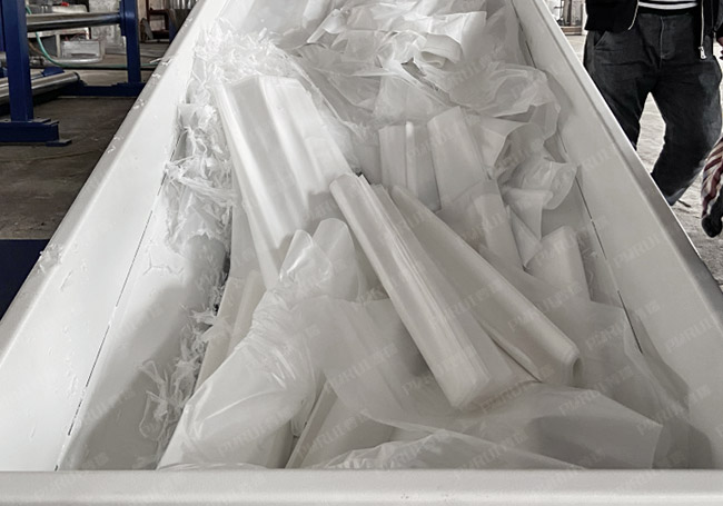 细节-1 塑料薄膜回收造粒机